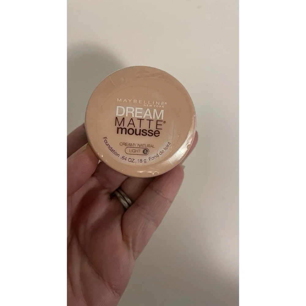 MAYBELLINE Dream Matte Mousse - Creamy Natural Light 5 New Sealed RETIRED